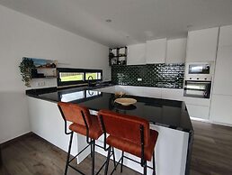 Lavish Holiday Home With Private Pool