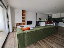 Lavish Holiday Home With Private Pool