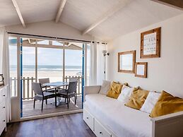 Holiday Home With Direct sea View, on the North Sea Beach of Wijk aan 