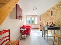 Cosy Holiday Home in Bergerac With Terrace