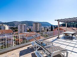 Apartment Dorica - Two Bedroom Apartment With Terrace