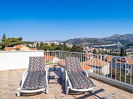 Apartment Dorica - Two Bedroom Apartment With Terrace