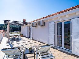 Apartment Dorica - Two Bedroom Apartment With Terrace