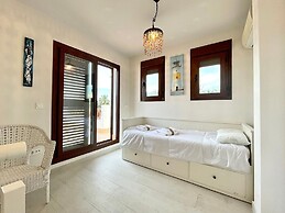 Belvilla by OYO Villa Playa & Golf II