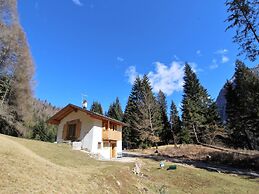 Belvilla by OYO Pleasant Holiday Home With Garden