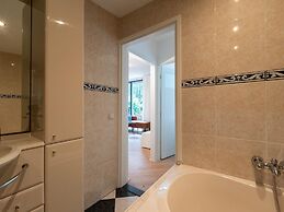 Holiday Suites in the Forest With Wellness