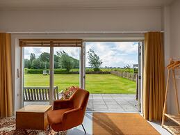 Lovely Holiday Home in Grijpskerke With Garden