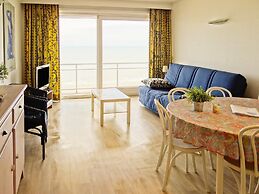 Apartment in Nieuwpoort wit sea Views