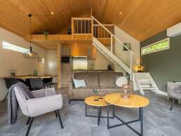 Atmospheric Lodge With a Deck on the Veluwe