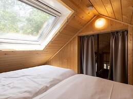 Atmospheric Lodge With a Deck on the Veluwe