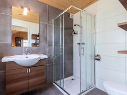 Atmospheric Lodge With a Deck on the Veluwe