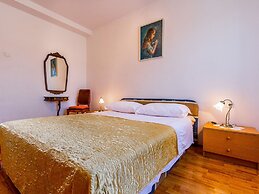 Spacious Apartment With Large Covered Terrace