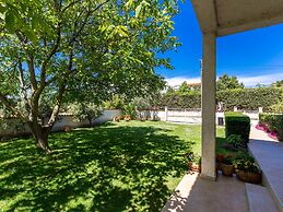 Spacious Apartment With Large Covered Terrace