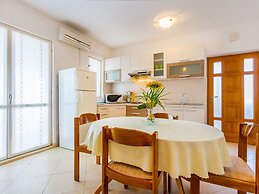 Spacious Apartment With Large Covered Terrace