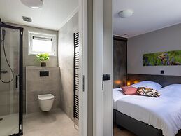 Chalet With Fireplace in Veluwe