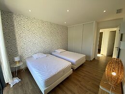 Beautiful Villa With Pool and sea View