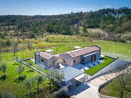 Villa Noeli With Swimming Pool