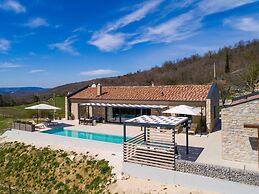 Villa Noeli With Swimming Pool