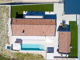 Villa Noeli With Swimming Pool