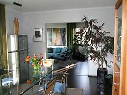 Grand Suite Comfortable Holiday Residence