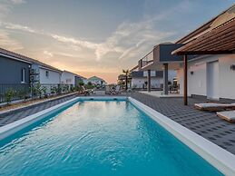 Comfort Villa With Swimming Pool and Terrace