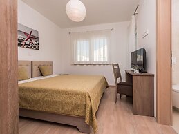 Comfort Villa With Swimming Pool and Terrace