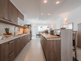 Comfort Villa With Swimming Pool and Terrace