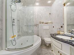 Authentic Apartment With View