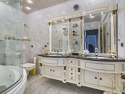 Authentic Apartment With View