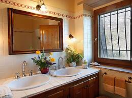 Apartment in Cetona With Private Pool