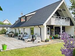 6 Person Holiday Home in Askim-by Traum