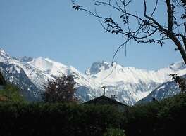 1 Porzig Modern Retreat