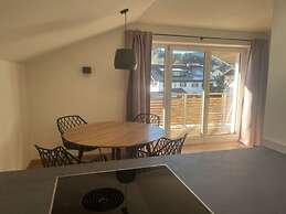 1 Porzig Modern Retreat