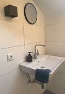 1 Porzig Modern Retreat