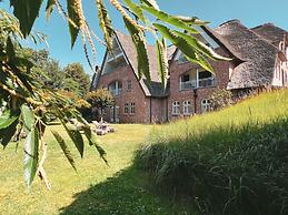 10 Bohler Brise Modern Retreat