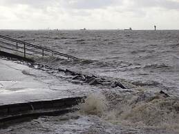 Stella Maris Modern Retreat