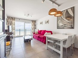 Beautiful Apartment on the sea Wall
