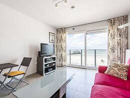 Beautiful Apartment on the sea Wall