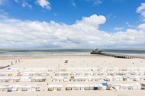 Beautiful Apartment on the sea Wall