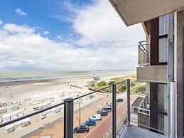 Beautiful Apartment on the sea Wall