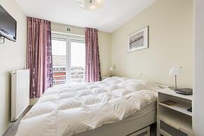 Beautiful Apartment on the sea Wall