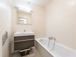 Beautiful Apartment on the sea Wall