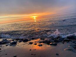 Comfortplus Apartment With Terrace