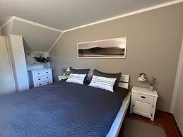 Comfortplus Apartment With Terrace