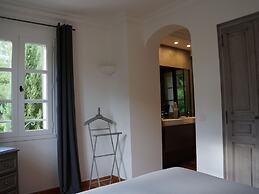 Lovely Holiday Home With Private Pool