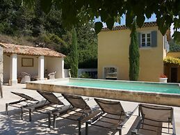 Lovely Holiday Home With Private Pool