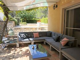 Lovely Holiday Home With Private Pool