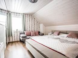 A gem of a Modern Retreat