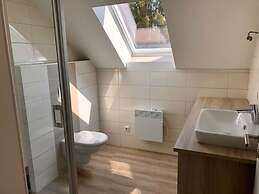 A gem of a Modern Retreat