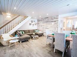 A gem of a Modern Retreat